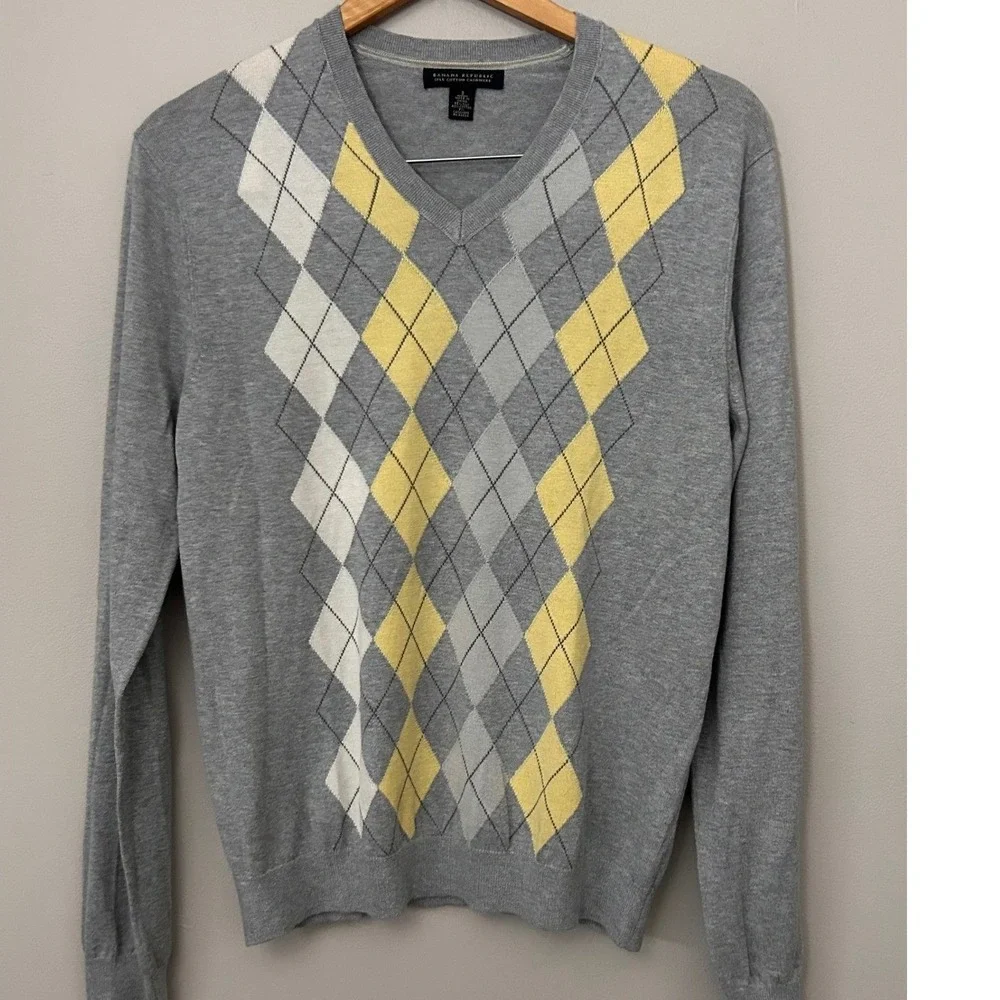 Banana Republic Sweater Mens S‎ Gray Yellow Argyle Silk Cashmere Blend V-Neck